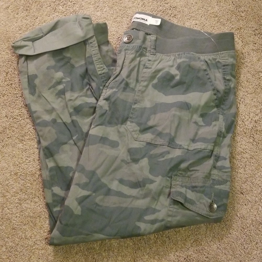Camo Capri Pants